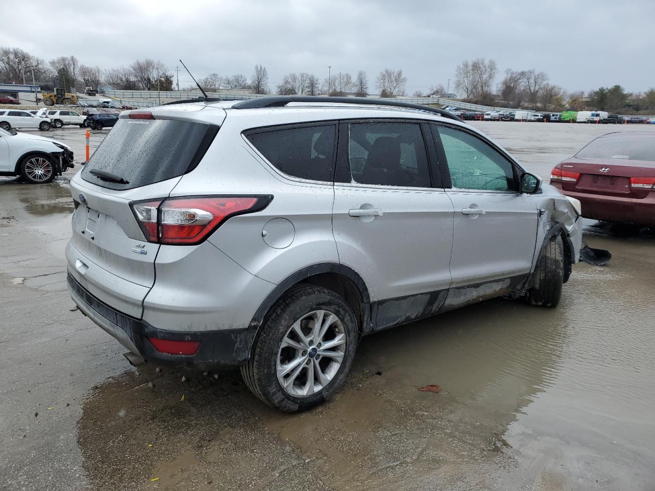 2017 Ford Escape VIN 1FMCU9GD5HUC64572 Copart auction photo, front end damage thumbnail 3