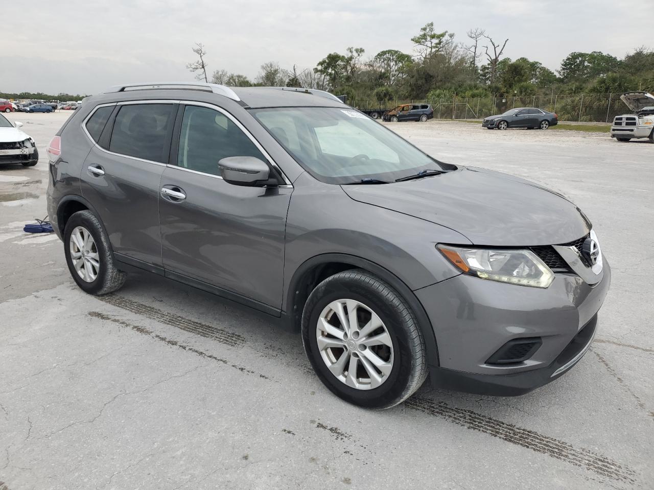 2016 Nissan Rogue VIN KNMAT2MV5GP714804 Copart auction photo, minor dent/scratches damage thumbnail 4