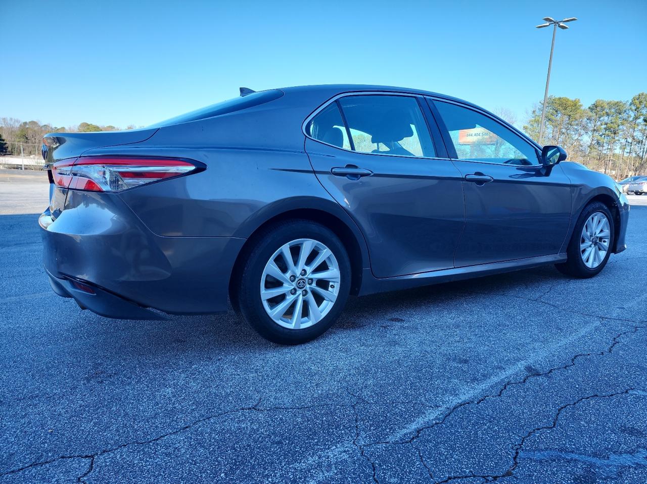 2019 Toyota Camry VIN 4T1B11HK6KU804120 Copart auction photo, minor dent/scratches / normal wear damage thumbnail 4