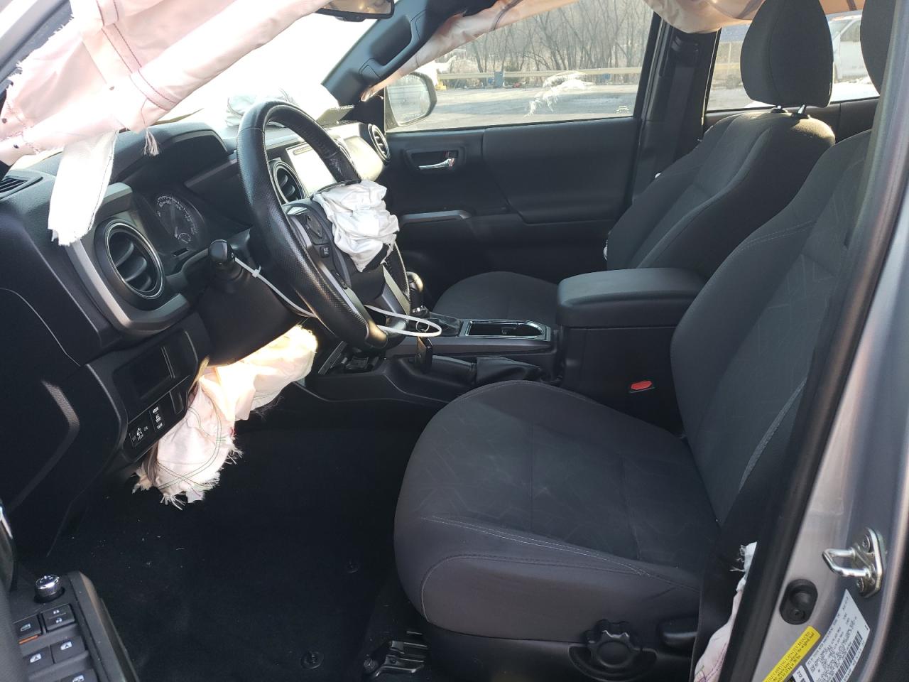 2016 Toyota Tacoma VIN 5TFCZ5AN0GX013083 Copart auction photo, front end / hail damage thumbnail 7