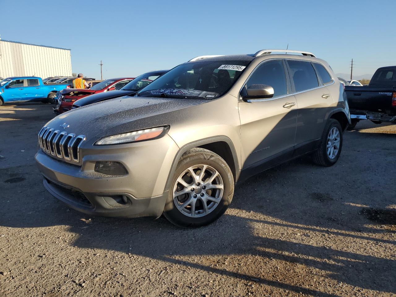 2017 Jeep Grand Cherokee VIN 1C4PJLCB1HW661782