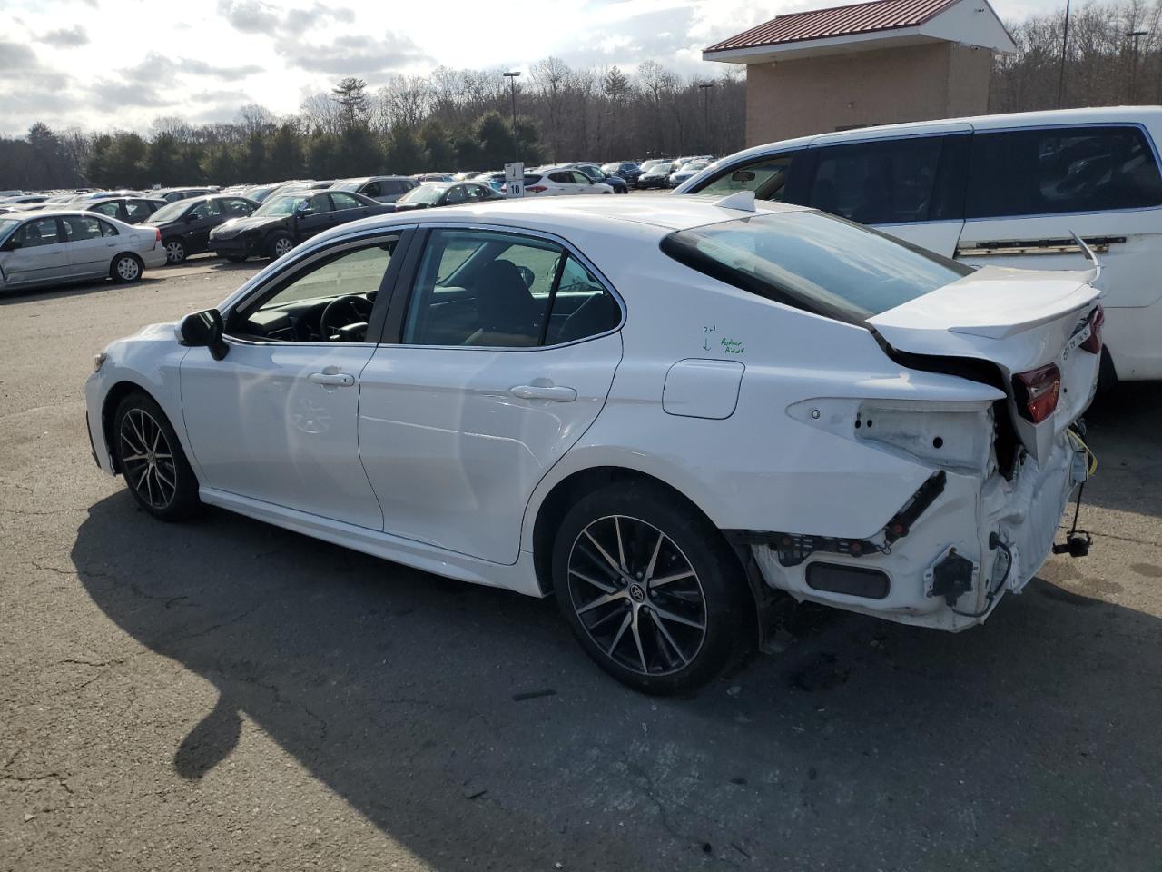 2022 Toyota Camry VIN 4T1S31AK3NU578689 Copart auction photo, rear end / side damage thumbnail 2