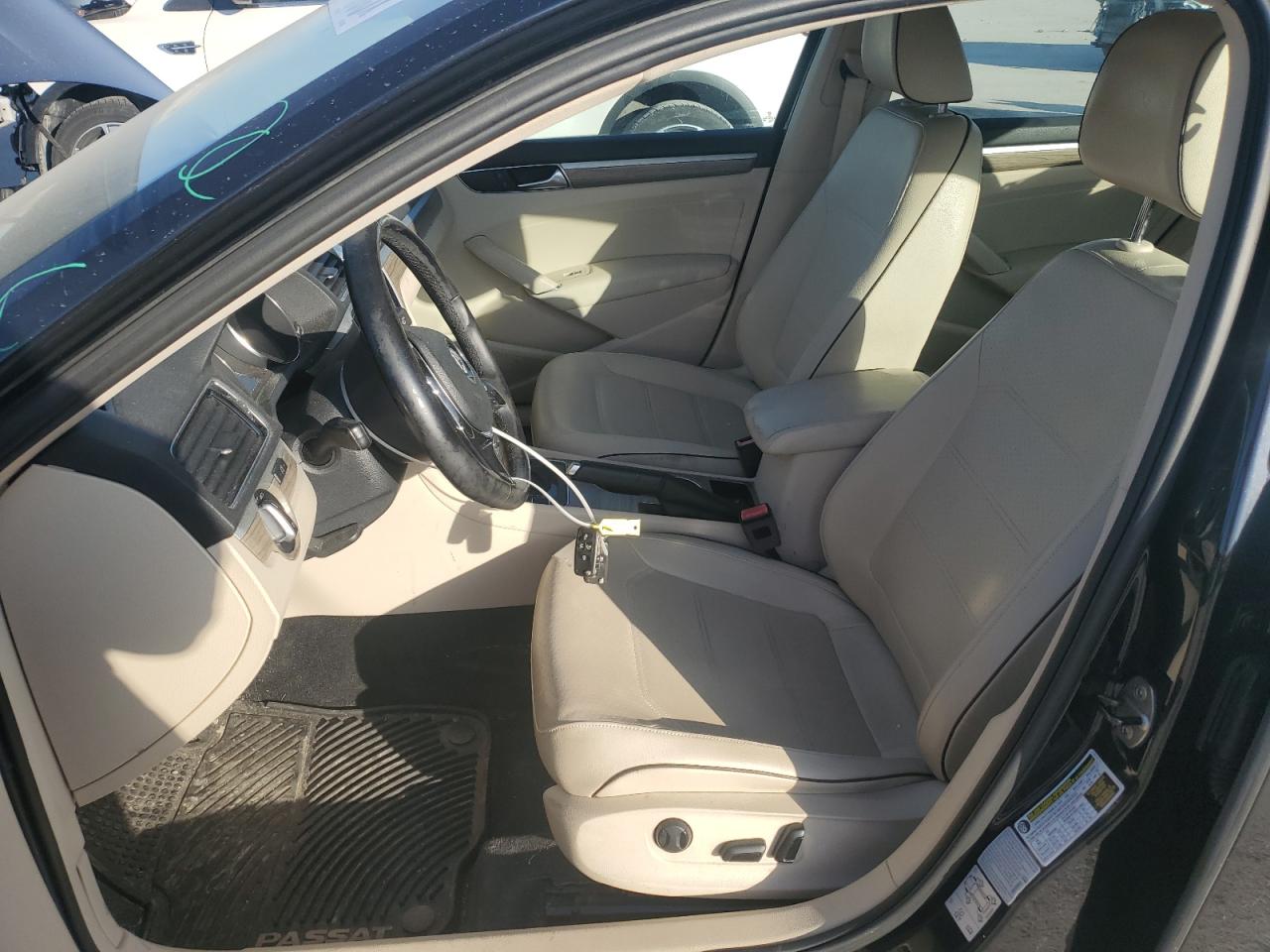 2017 Volkswagen Passat VIN 1VWGT7A37HC077656 Copart auction photo, hail damage thumbnail 7