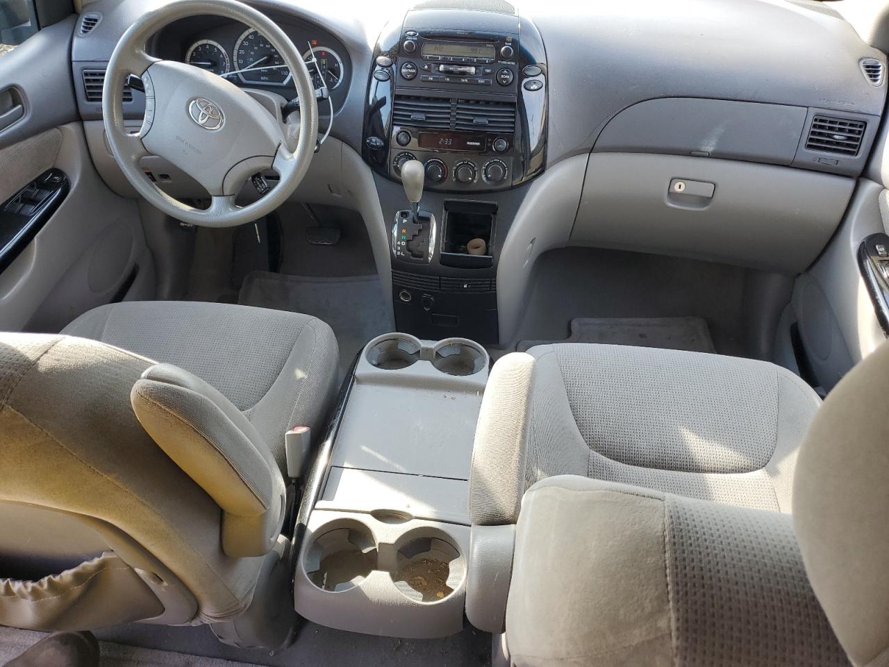 2004 Toyota Sienna VIN 5TDZA23C14S153768 Copart auction photo, front end / minor dent/scratches damage thumbnail 8