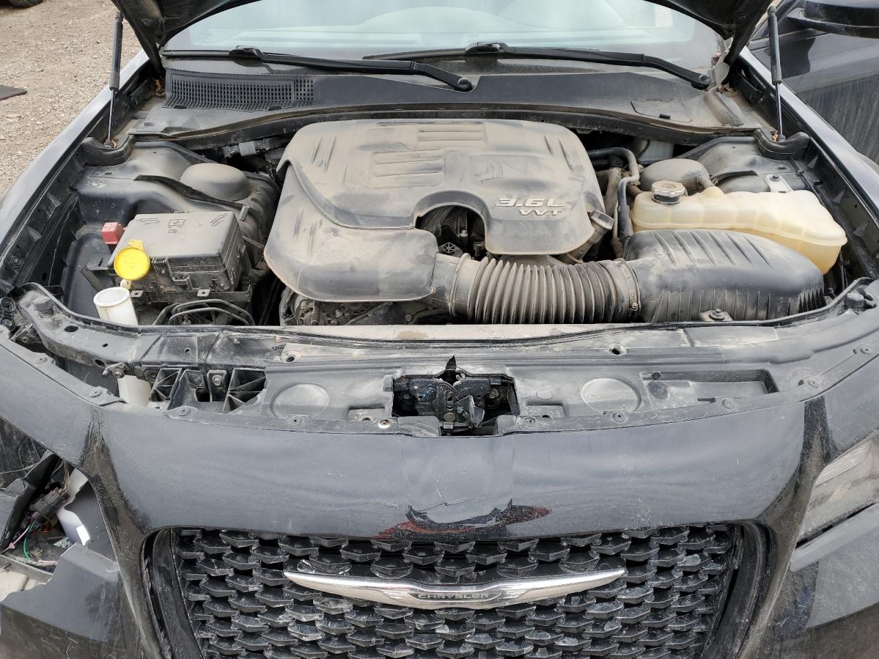 2019 Chrysler 300 VIN 2C3CCABGXKH682862 Copart auction photo, front end damage thumbnail 11