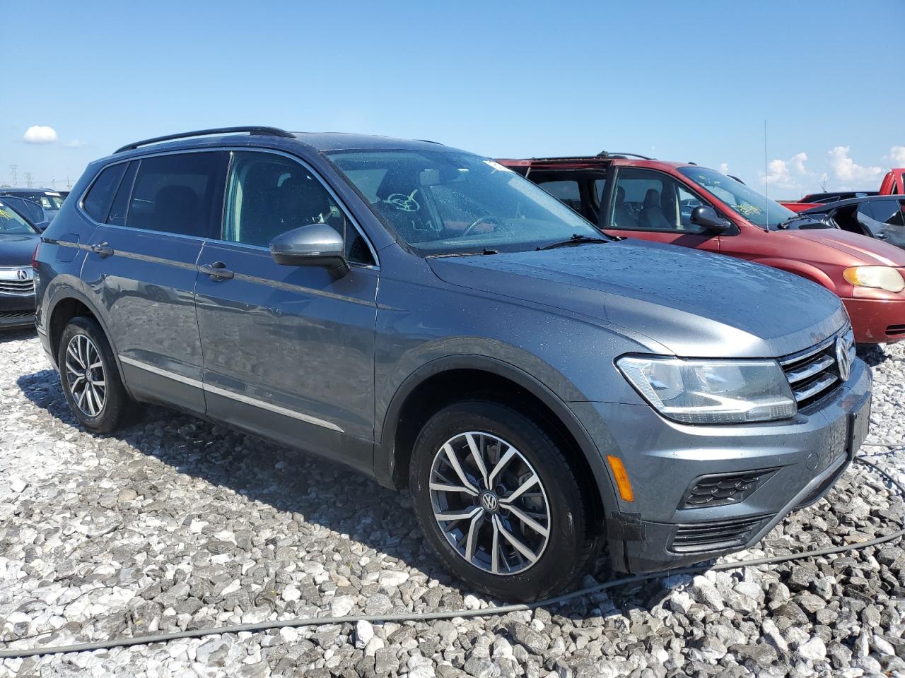 2020 Volkswagen Tiguan VIN 3VV3B7AX1LM076227 Copart auction photo, vandalism damage thumbnail 4