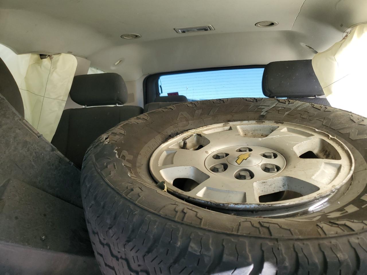 2009 Chevrolet Tahoe VIN 1GNFK23089R184471 Copart auction photo, all over damage thumbnail 10