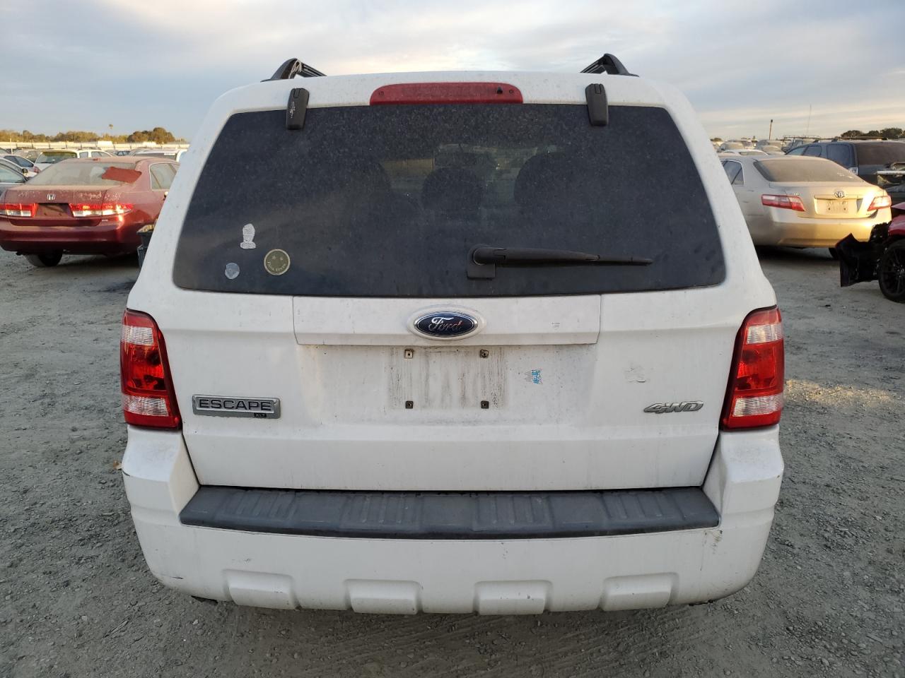 2008 Ford Escape VIN 1FMCU93108KE82300 Copart auction photo, minor dent/scratches damage thumbnail 6