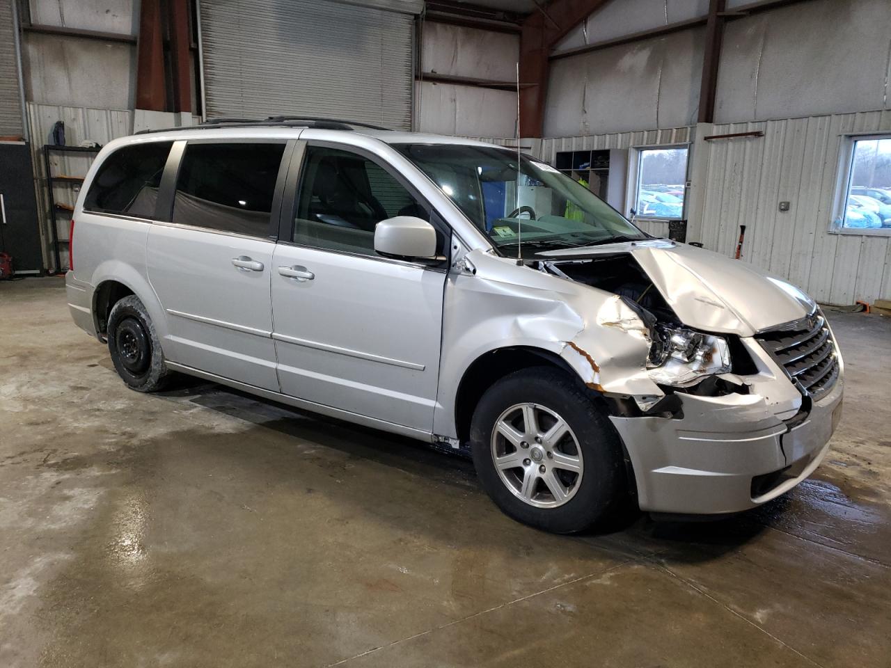 2008 Chrysler Town & Country VIN 2A8HR54P78R112897 Copart auction photo, front end damage thumbnail 4