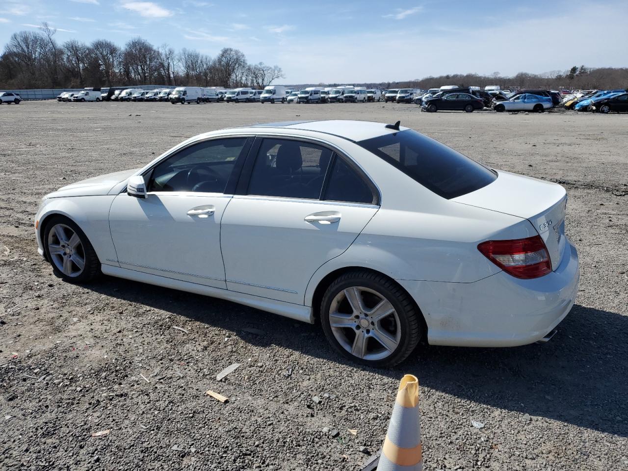 2011 Mercedes-Benz C-klasse VIN WDDGF8BB8BR185395 Copart auction photo, side / front end damage thumbnail 2