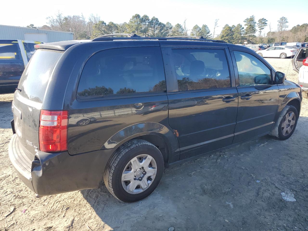 2009 Dodge Caravan VIN 2D8HN44E29R678383 Copart auction photo, side / rear end damage thumbnail 3