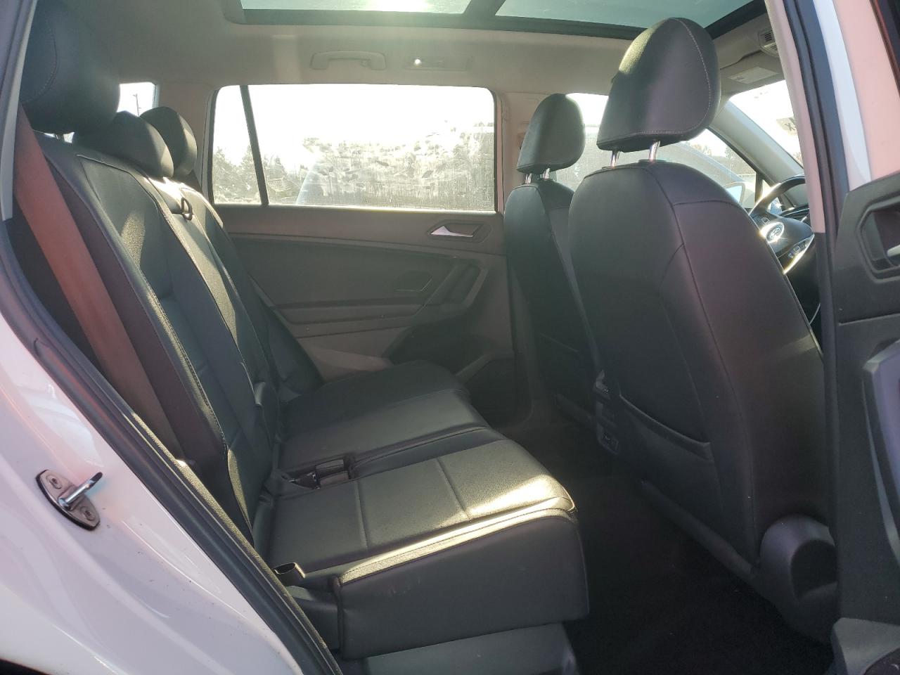 2019 Volkswagen Tiguan VIN 3VV2B7AX8KM082214 Copart auction photo, front end / minor dent/scratches damage thumbnail 11