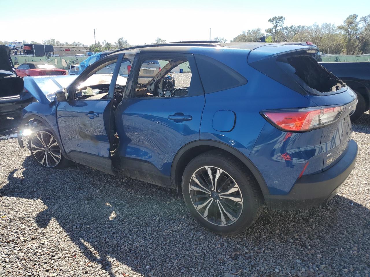2022 Ford Escape VIN 1FMCU0G64NUB68411 Copart auction photo, front end / burn damage thumbnail 2