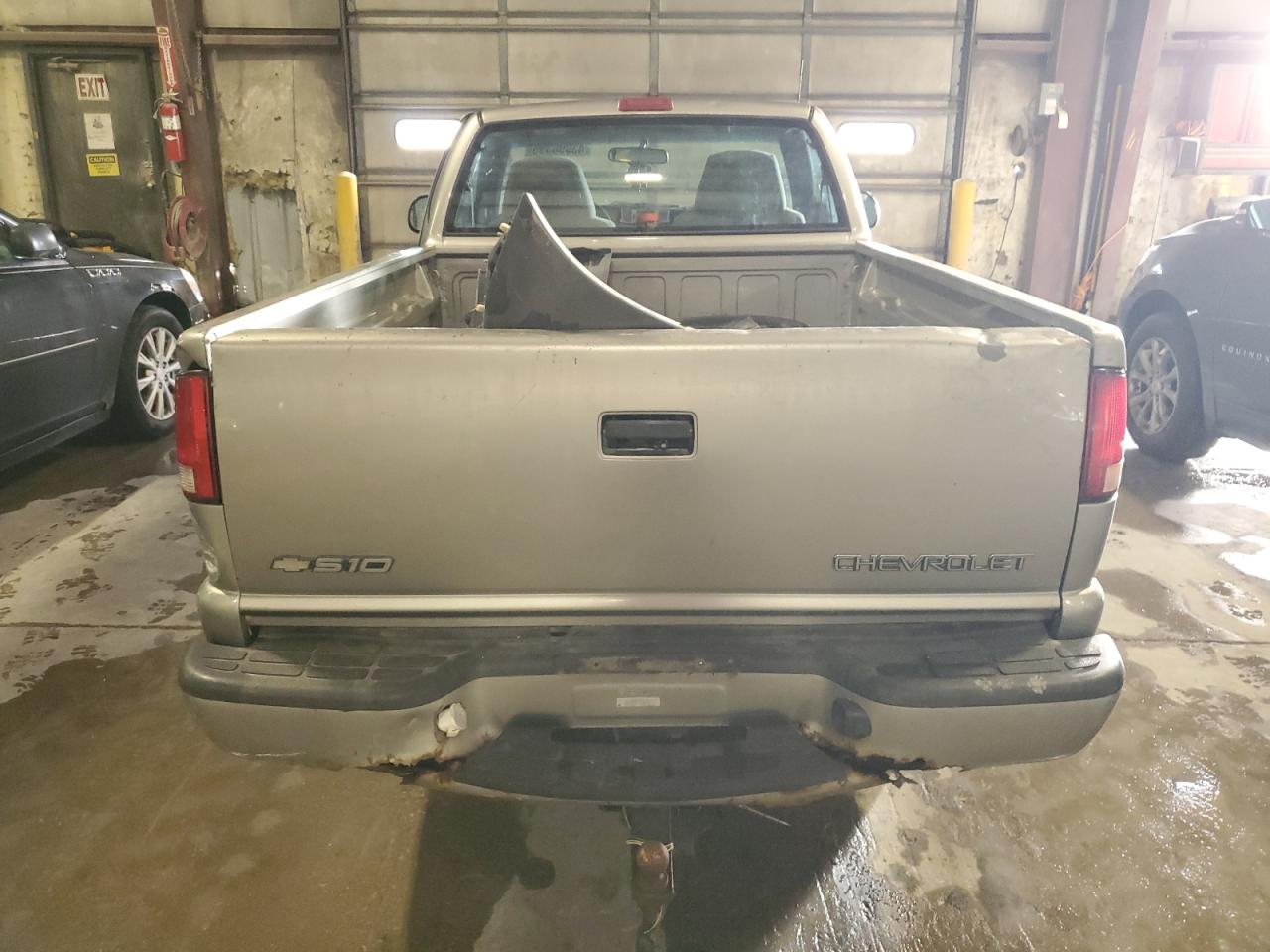 2001 Chevrolet S-10 Pickup VIN 1GCCS145718259512 Copart auction photo, front end / all over damage thumbnail 6