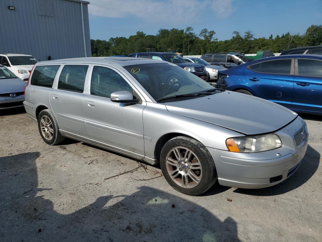 2007 Volvo V70 VIN YV1SW612571655974 Copart auction photo, minor dent/scratches damage thumbnail 4