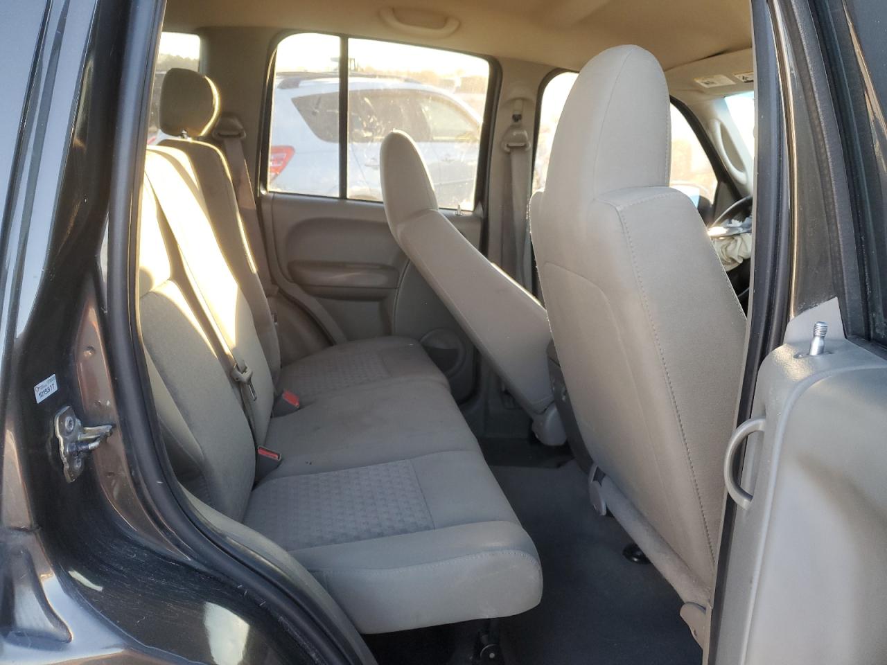 2005 Jeep Liberty (North America) VIN 1J4GL48K25W708462 Copart auction photo, all over damage thumbnail 11