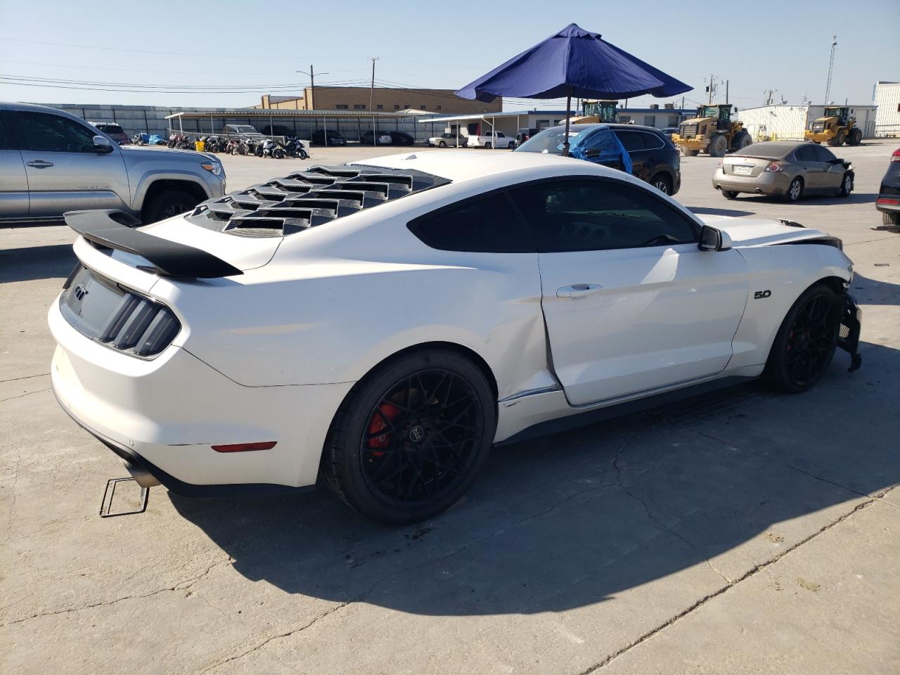 2017 Ford Mustang VIN 1FA6P8CF1H5203049 Copart auction photo, front end / side damage thumbnail 3