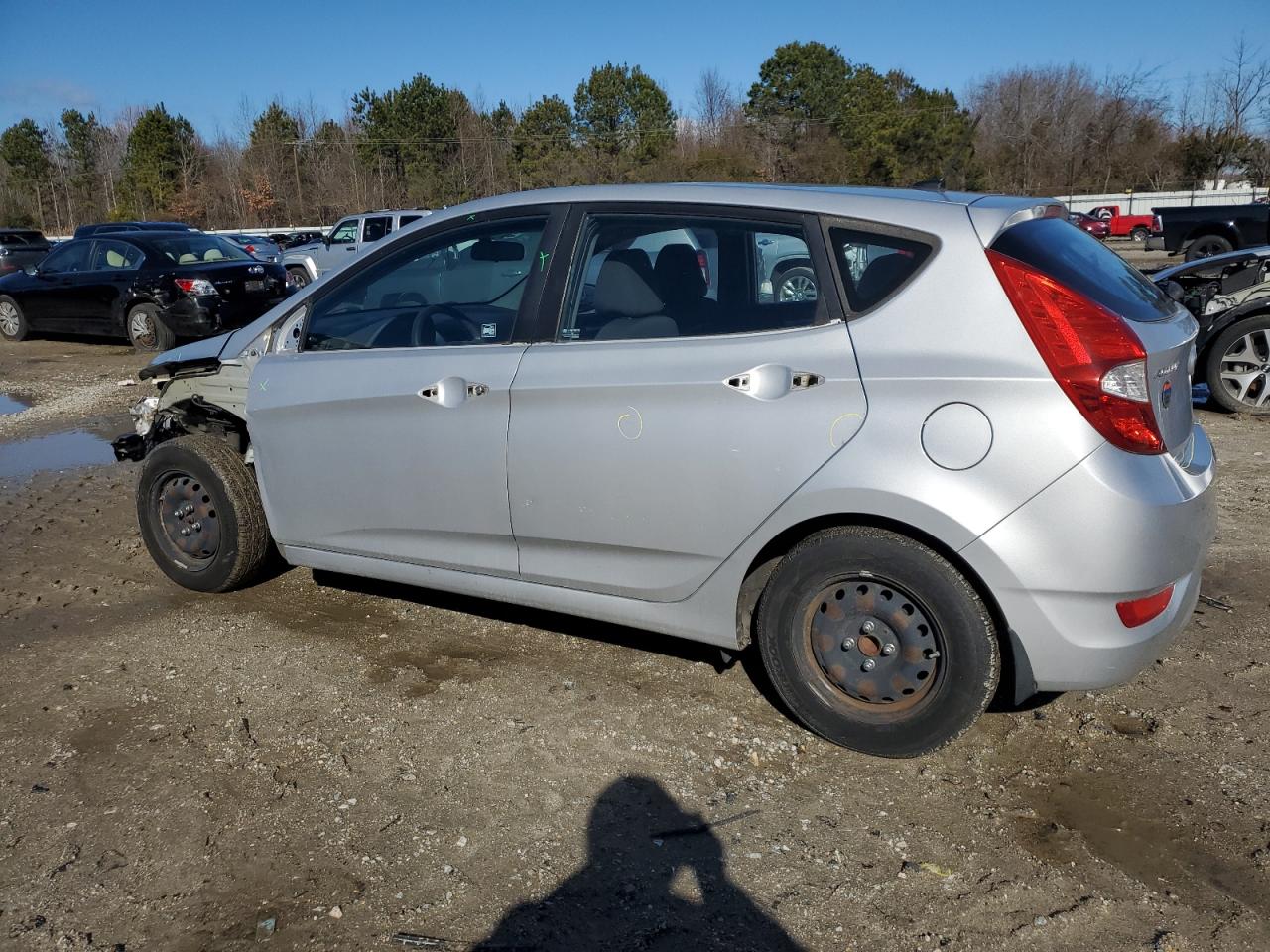 2015 Hyundai Accent VIN KMHCT5AE1FU232485 Copart auction photo, front end / minor dent/scratches damage thumbnail 2