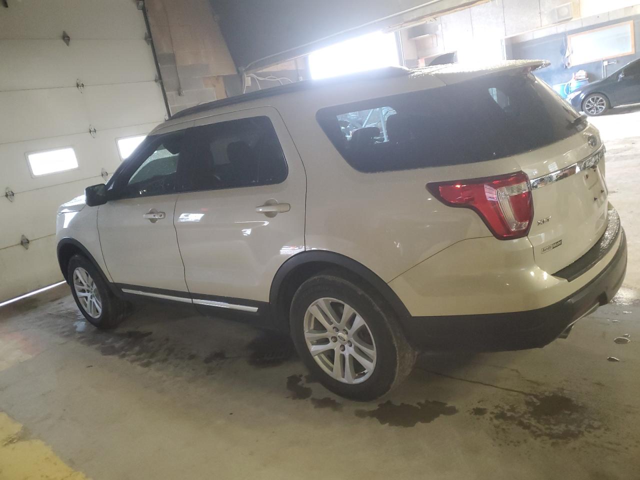 2018 Ford Explorer VIN 1FM5K8DH7JGA41048 Copart auction photo, rear end / side damage thumbnail 2