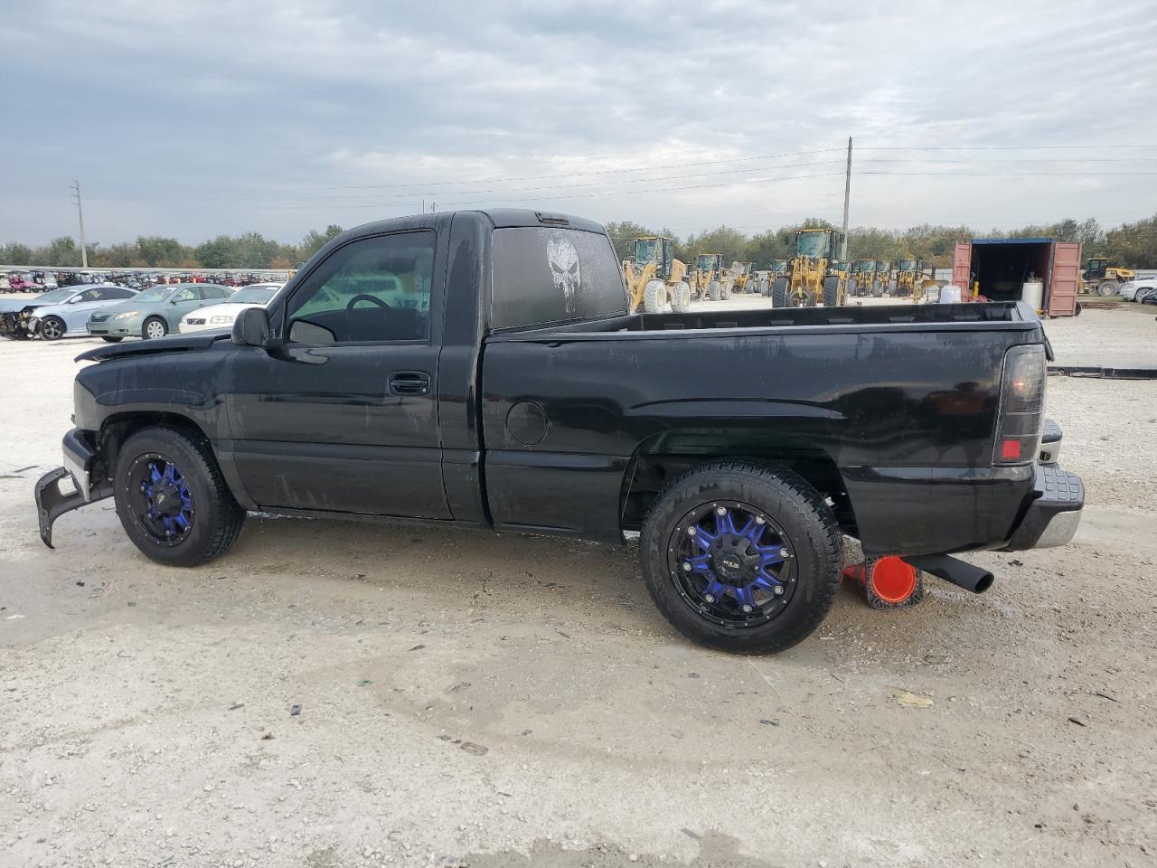 2004 Chevrolet Silverado VIN 1GCEC14V04Z152421 Copart auction photo, front end / minor dent/scratches damage thumbnail 3
