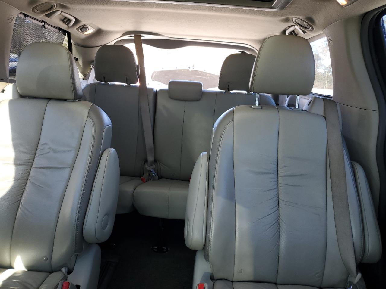 2011 Toyota Sienna VIN 5TDDK3DC7BS002989 Copart auction photo, rear end damage thumbnail 10