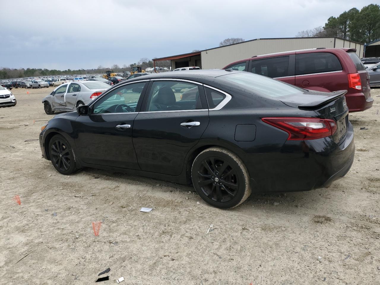 2018 Nissan Altima VIN 1N4AL3AP2JC236647 Copart auction photo, front end damage thumbnail 2