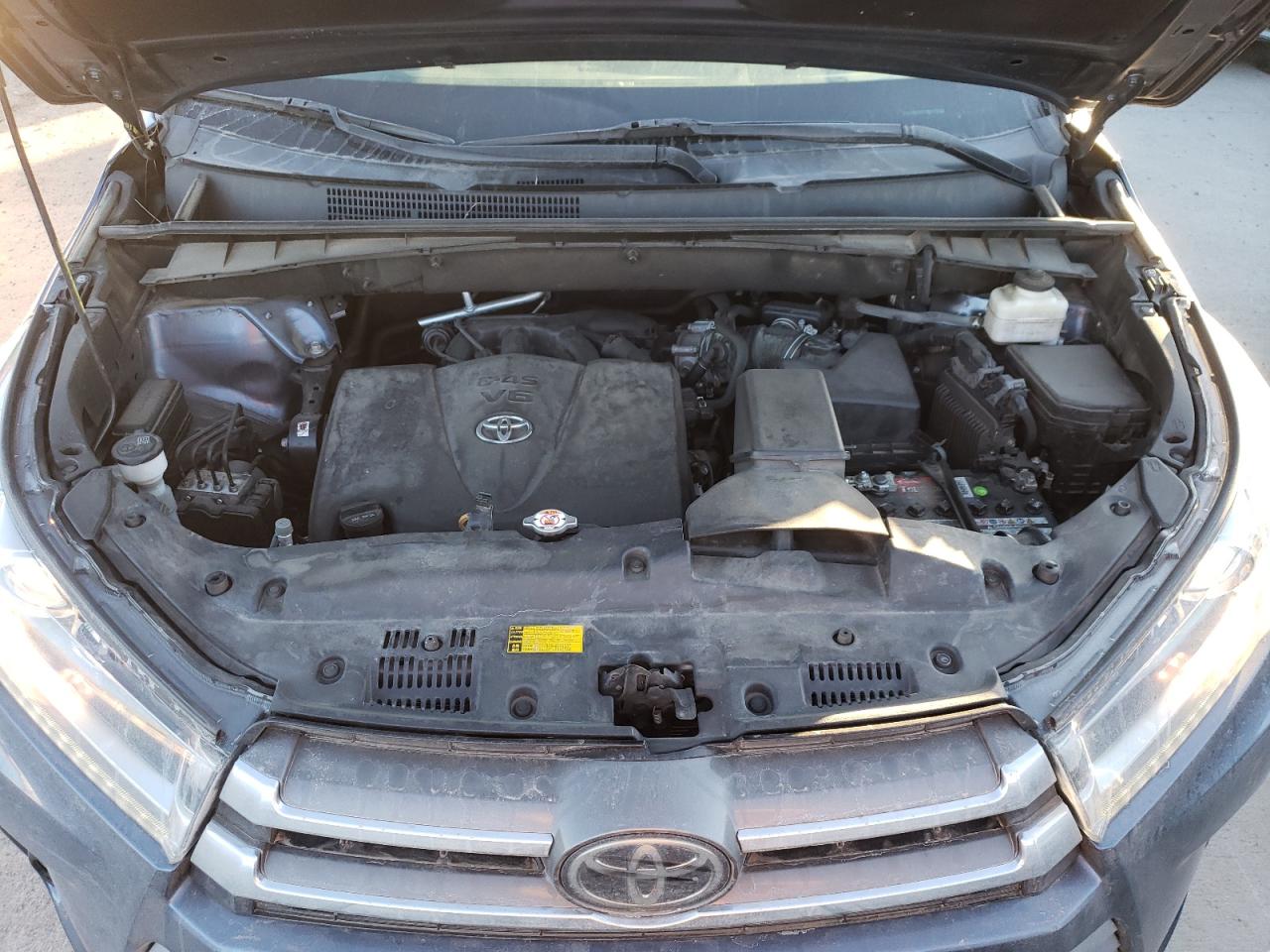 2018 Toyota Highlander VIN 5TDDZRFH1JS877894 Copart auction photo, rear end / front end damage thumbnail 14