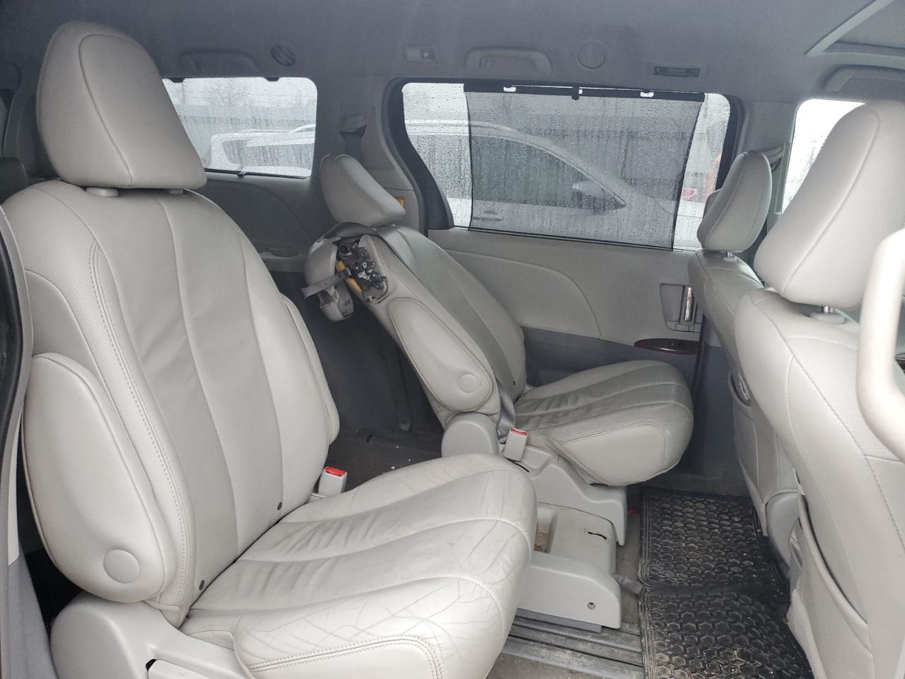 2012 Toyota Sienna VIN 5TDYK3DC9CS266282 Copart auction photo, front end / side damage thumbnail 11