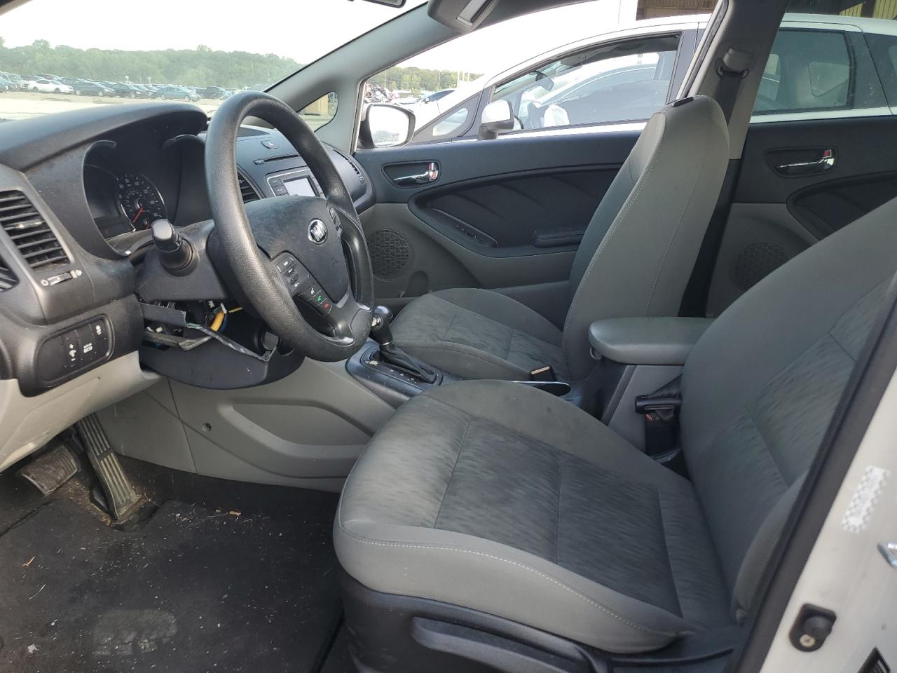 2015 KIA Forte VIN KNAFK4A62F5409477 Copart auction photo, vandalism damage thumbnail 7