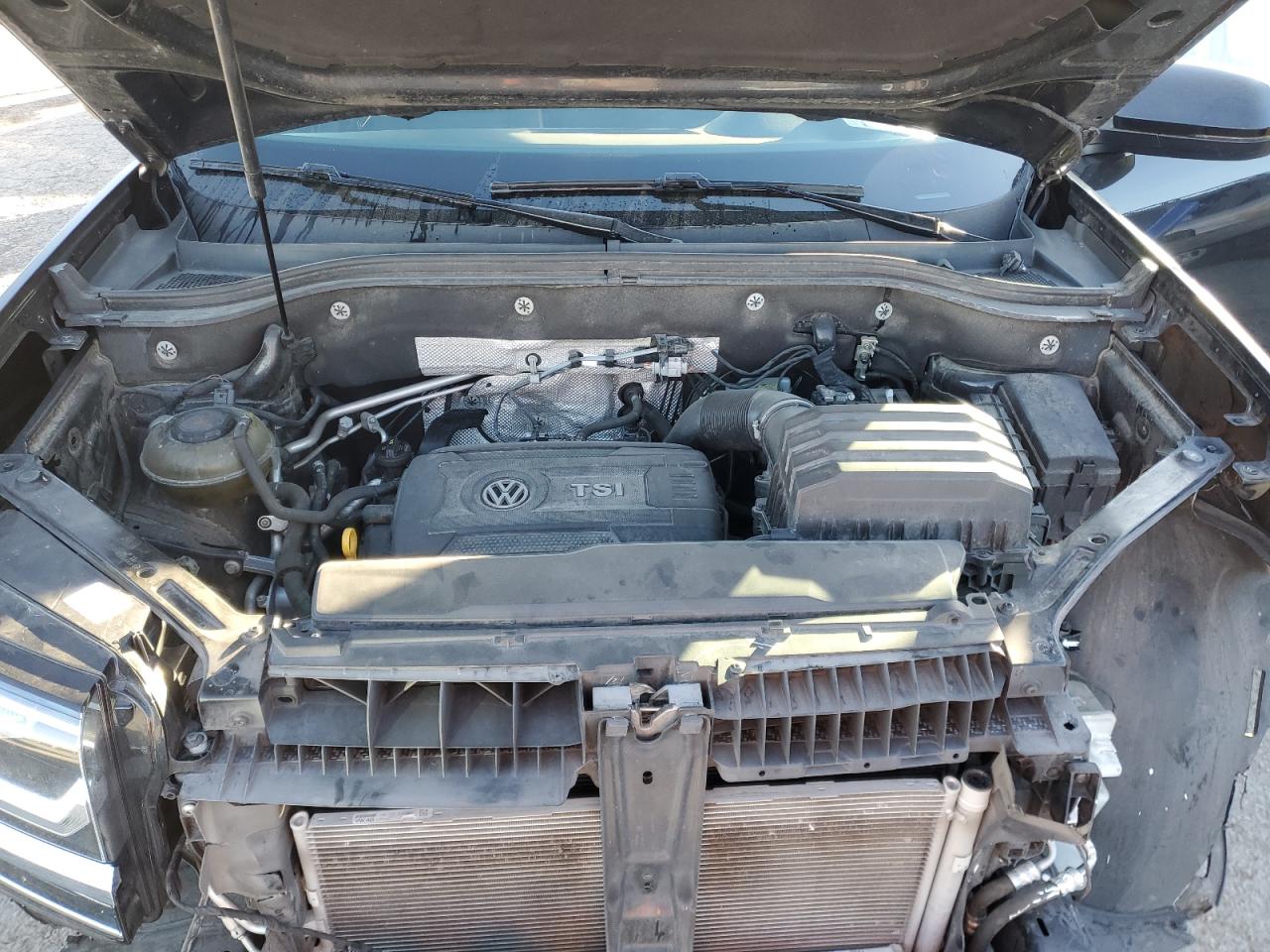 2018 Volkswagen Atlas VIN 1V2AP2CA2JC599322 Copart auction photo, front end damage thumbnail 12