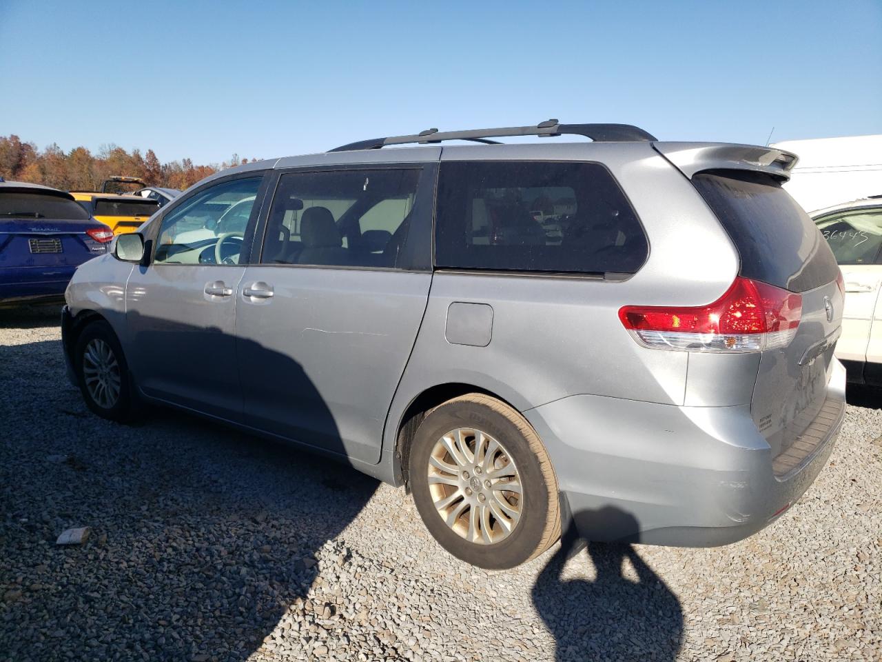 2014 Toyota Sienna VIN 5TDYK3DC4ES486402 Copart auction photo, front end damage thumbnail 2