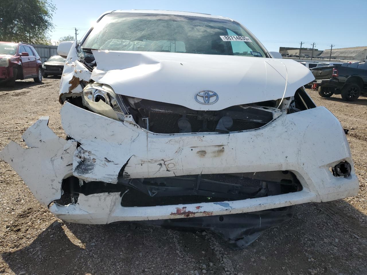 2013 Toyota Sienna VIN 5TDYK3DC5DS383083 Copart auction photo, front end / minor dent/scratches damage thumbnail 5