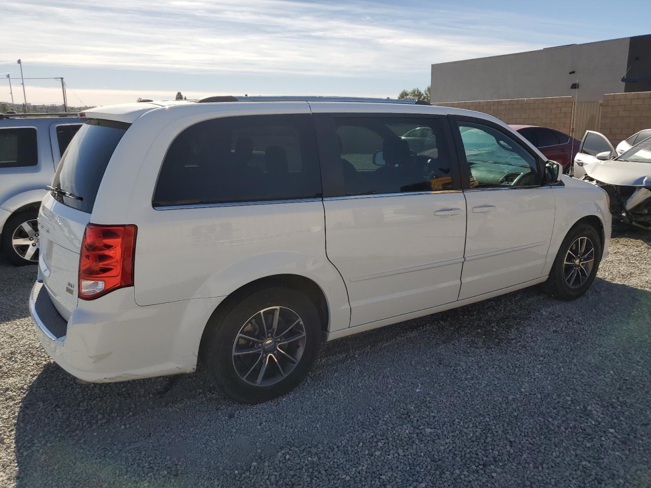 2017 Dodge Caravan VIN 2C4RDGCG4HR712901 Copart auction photo, minor dent/scratches damage thumbnail 3