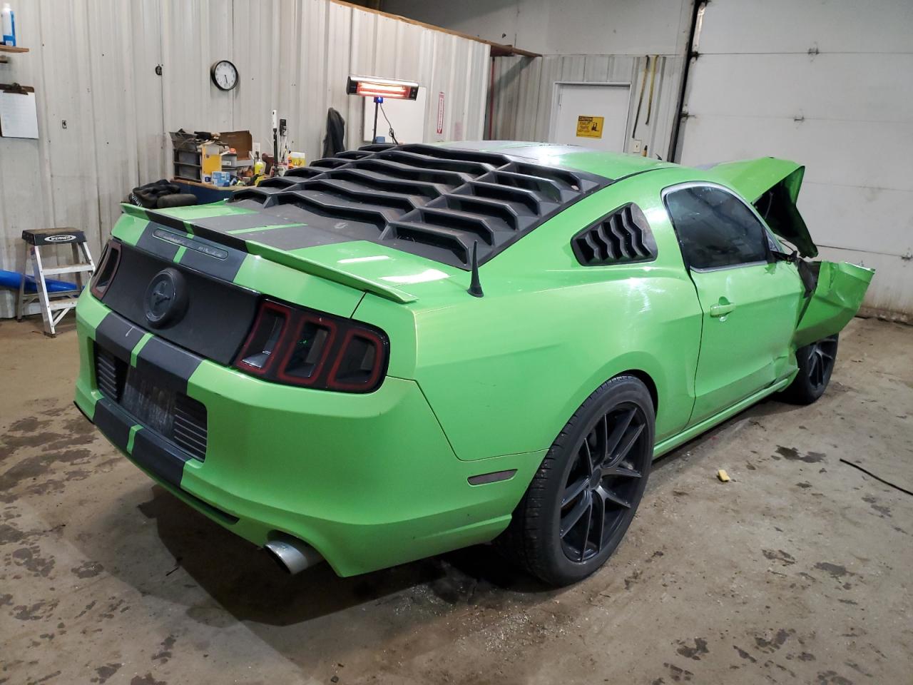 2013 Ford Mustang VIN 1ZVBP8AM8D5212252 Copart auction photo, front end / side damage thumbnail 3