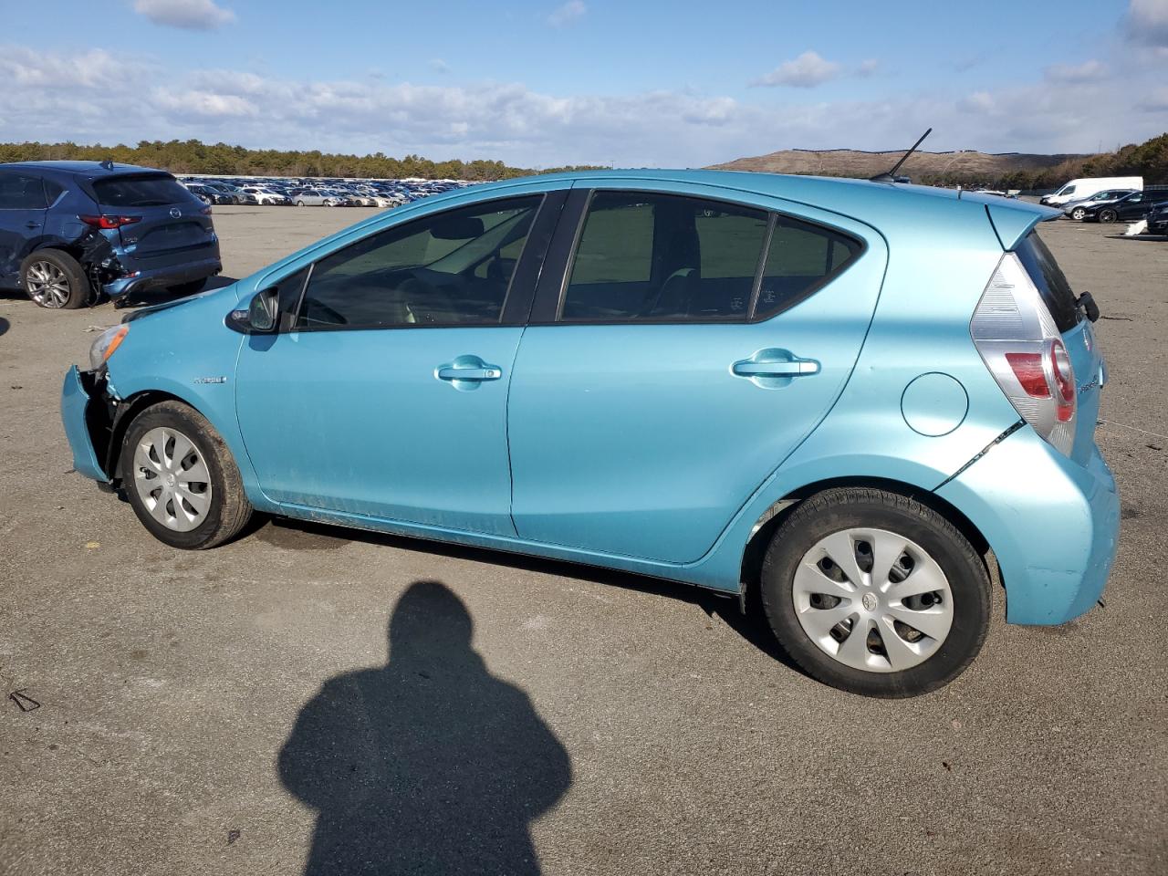 2014 Toyota Prius VIN JTDKDTB35E1084081 Copart auction photo, front end / minor dent/scratches damage thumbnail 2