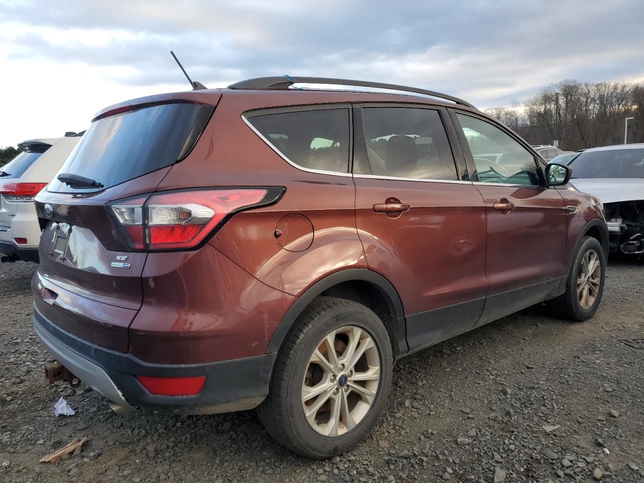 2018 Ford Escape VIN 1FMCU9GD5JUB33485 Copart auction photo, minor dent/scratches / stripped damage thumbnail 3
