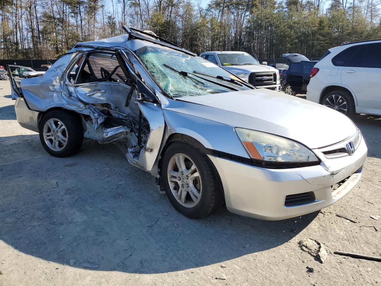 2007 Honda Accord VIN 1HGCM56847A113855 Copart auction photo, side / top/roof damage thumbnail 4