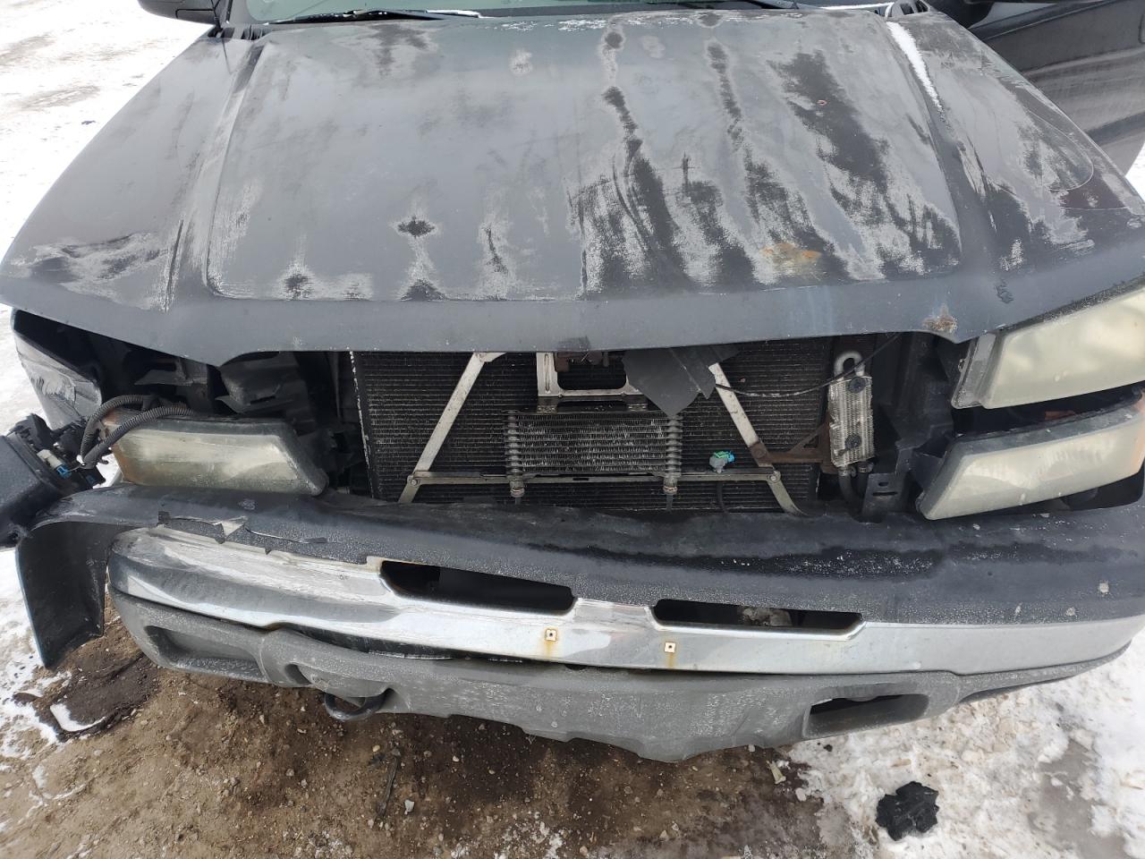 2004 Chevrolet Silverado VIN 1GCEC14T14E188690 Copart auction photo, front end / minor dent/scratches damage thumbnail 12
