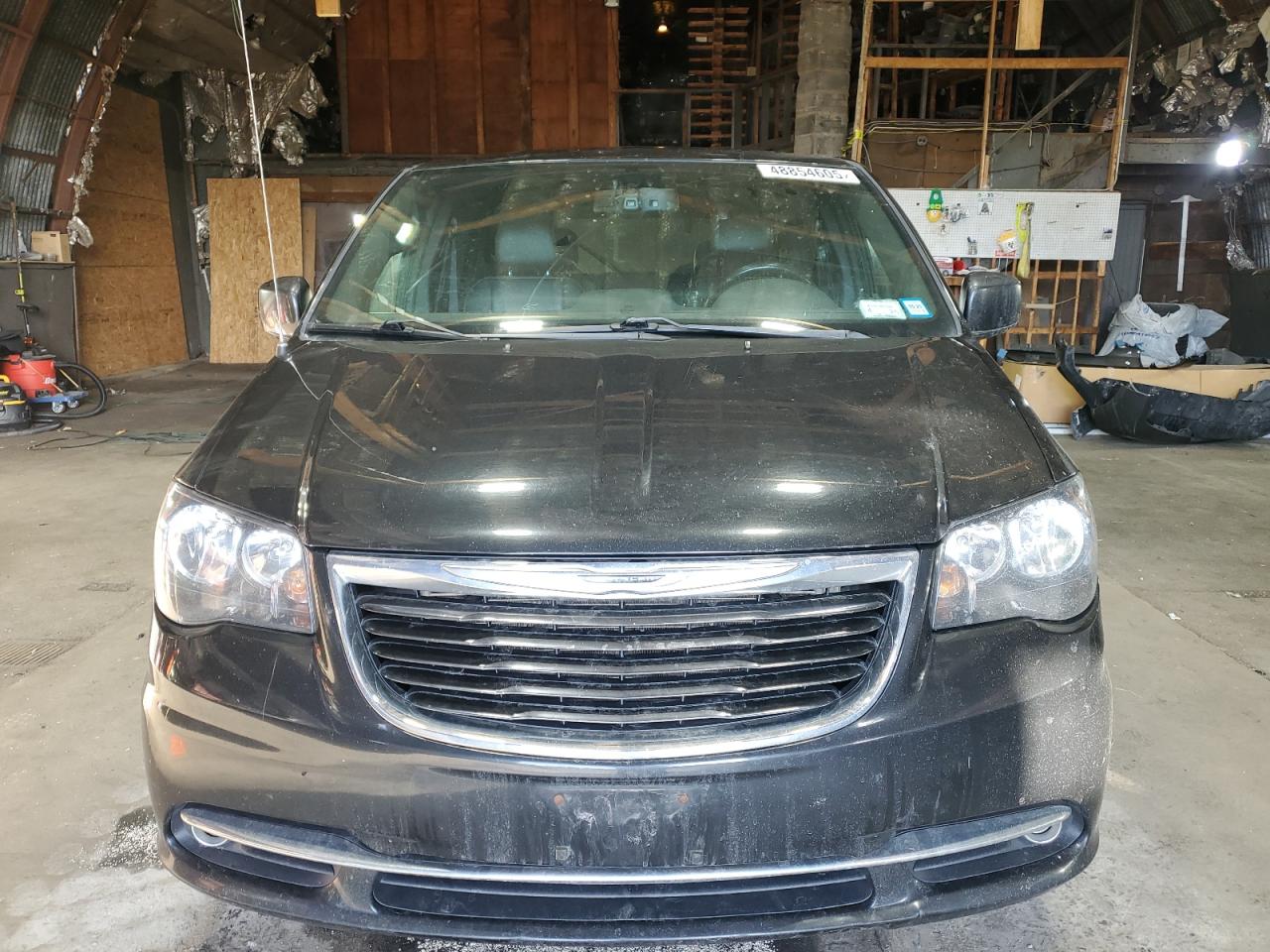 2015 Chrysler Town & Country VIN 2C4RC1HG0FR714666 Copart auction photo, side / rear end damage thumbnail 5