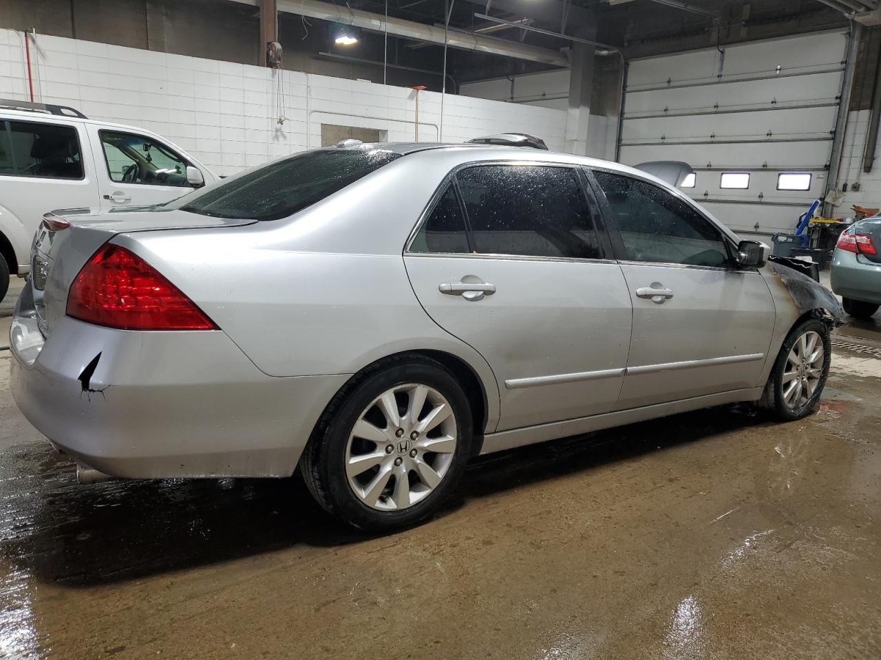 2007 Honda Accord VIN 1HGCM66567A088842 Copart auction photo, burn / front end damage thumbnail 3