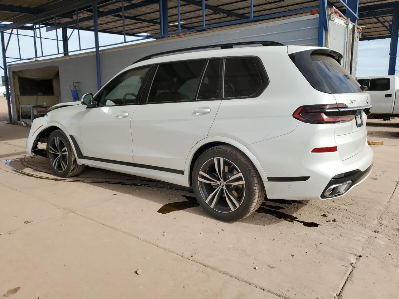 2023 BMW X7 VIN 5UX23EM08P9R66849 Copart auction photo, front end / side damage thumbnail 2