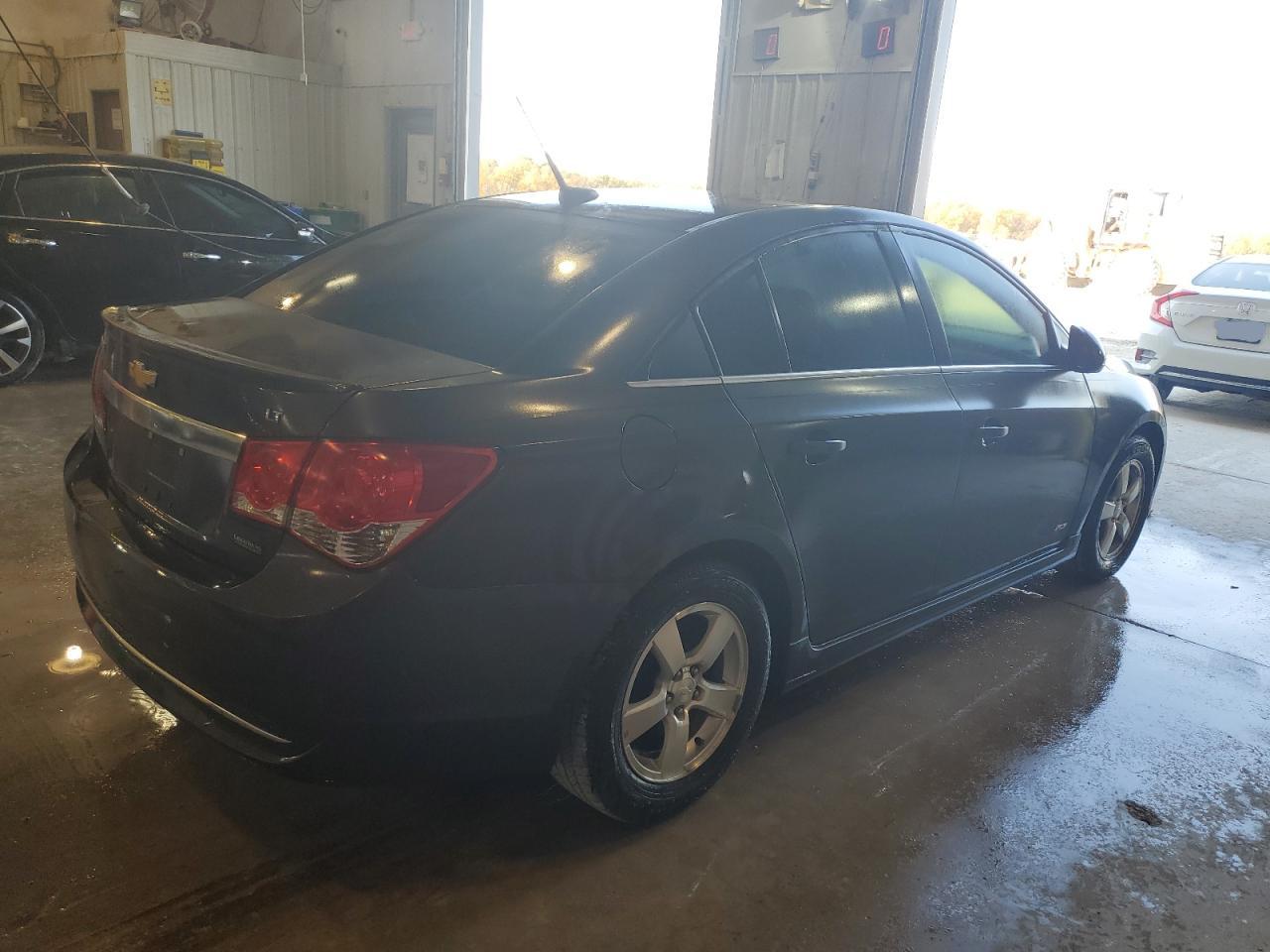 2014 Chevrolet Cruze VIN 1G1PC5SB2E7332532 Copart auction photo, minor dent/scratches damage thumbnail 3