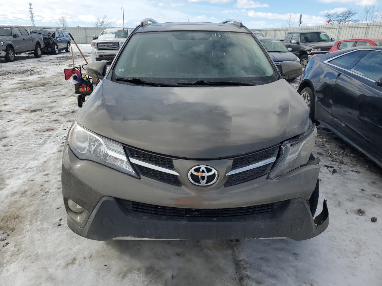 2015 Toyota RAV 4 VIN 2T3RFREV2FW254487 Copart auction photo, side / front end damage thumbnail 5