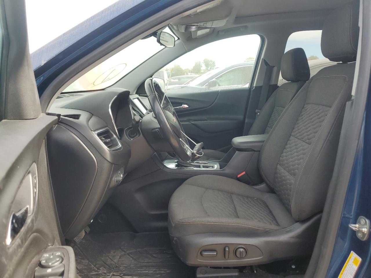 2019 Chevrolet Equinox VIN 2GNAXKEV3K6235686 Copart auction photo, side / hail damage thumbnail 7
