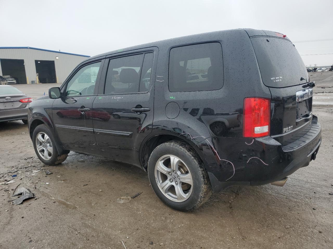 2015 Honda Pilot VIN 5FNYF4H78FB069443 Copart auction photo, hail / minor dent/scratches damage thumbnail 2