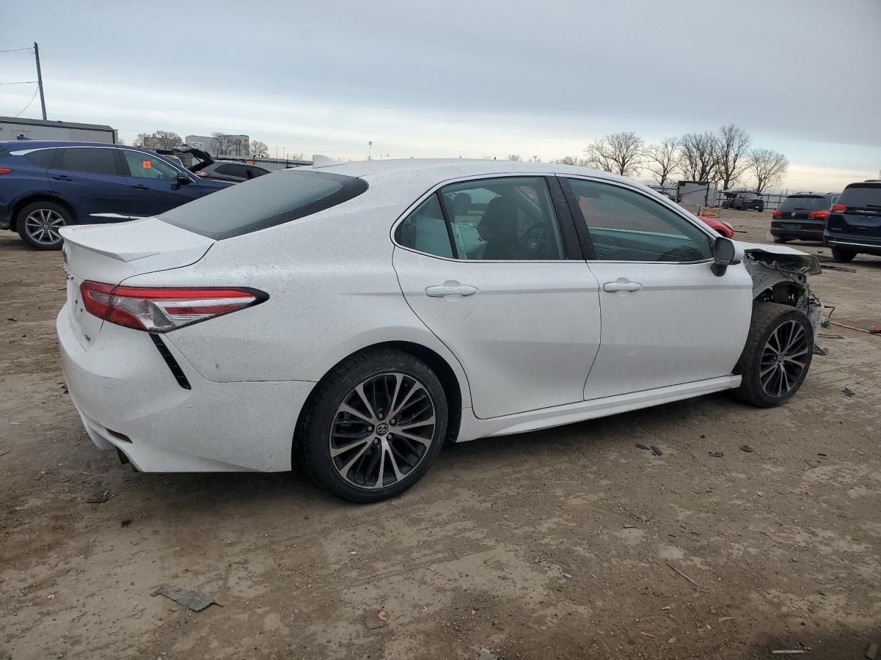 2020 Toyota Camry VIN 4T1G11AK3LU867452 Copart auction photo, front end damage thumbnail 3