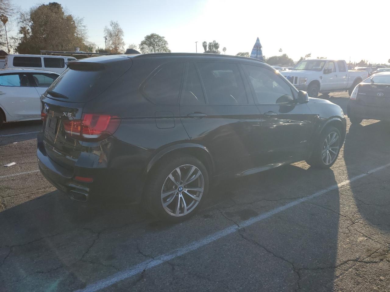 2015 BMW X5 VIN 5UXKR6C52F0J77469 Copart auction photo, burn - interior / minor dent/scratches damage thumbnail 3