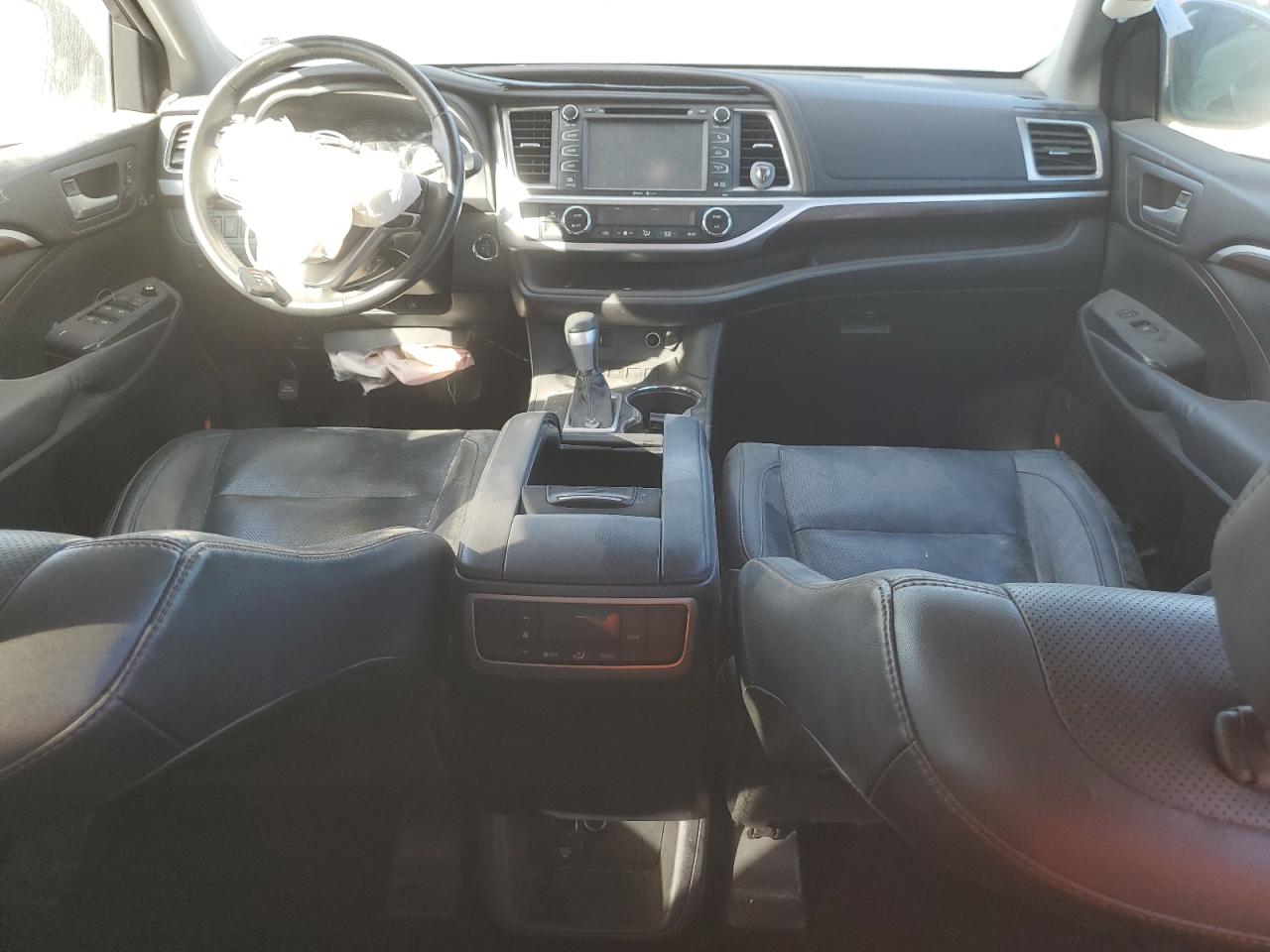 2015 Toyota Highlander VIN 5TDYKRFH5FS079542 Copart auction photo, front end / minor dent/scratches damage thumbnail 8