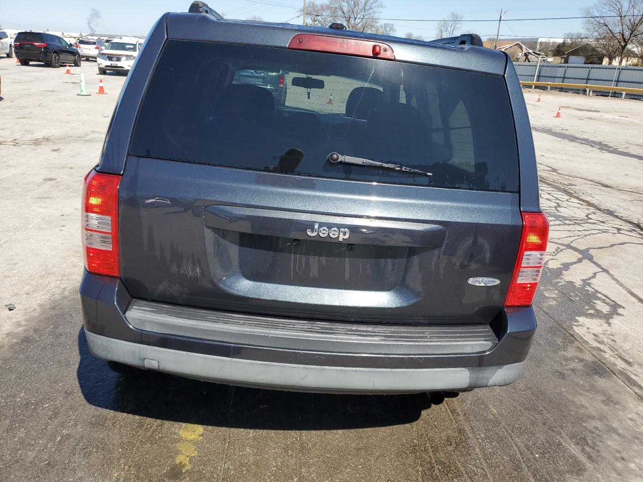 2015 Jeep Liberty (Patriot) VIN 1C4NJPFAXFD122118 Copart auction photo, side / front end damage thumbnail 6