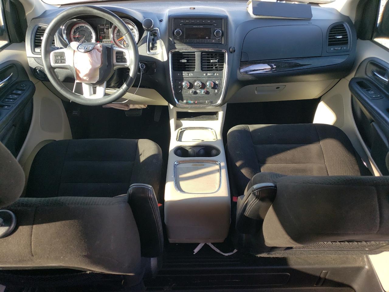 2016 Dodge Caravan VIN 2C4RDGCG8GR309972 Copart auction photo, front end / minor dent/scratches damage thumbnail 8